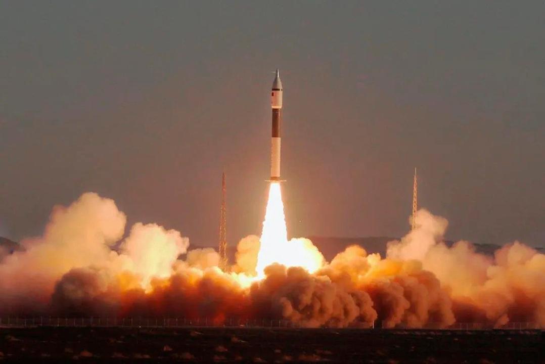 ҚазҰУ мен Қытай университеті бірлесіп жасаған наноспутник орбитаға шығарылды